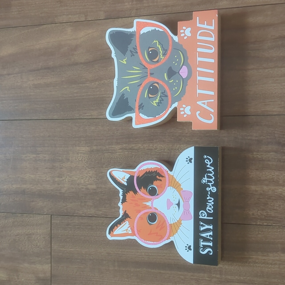 Cat Table Decor